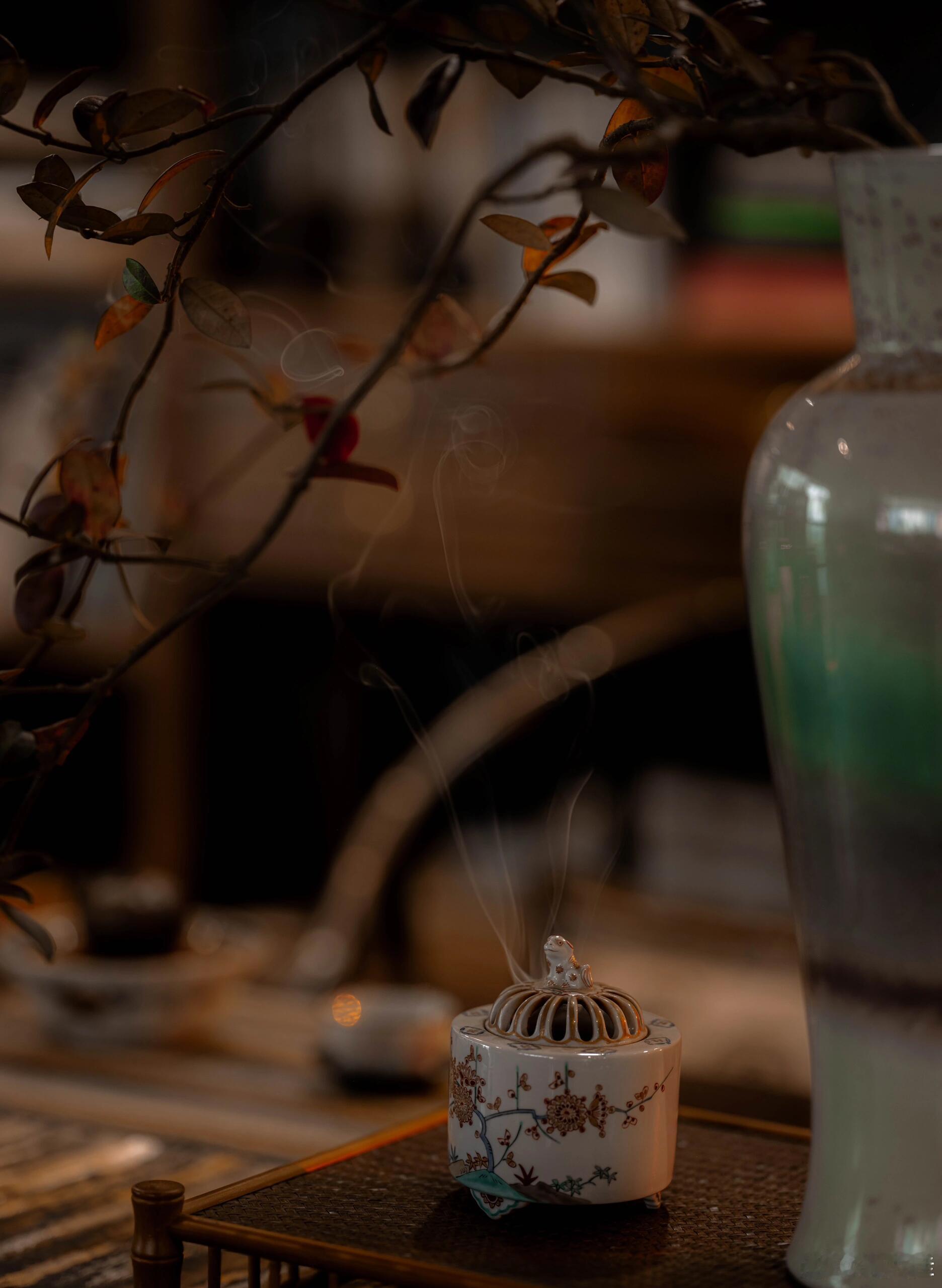 在自己的世界里，我找到了真正的自由。不用勉强融入不喜欢的圈子，不用为了合群说违心