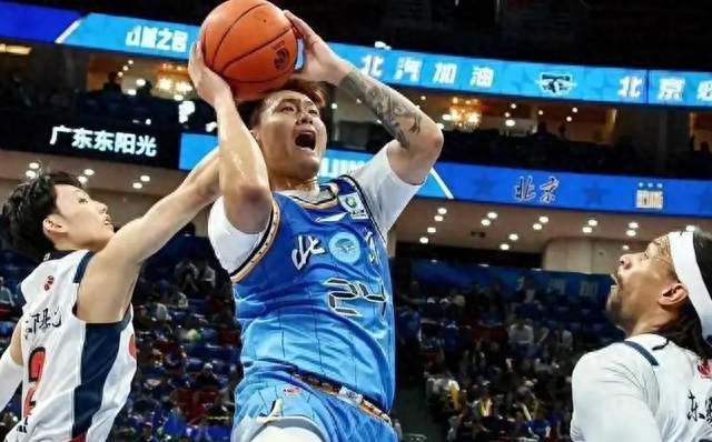 首钢官宣，签约第3外援，29岁，美国前锋，和库里文班当过队友