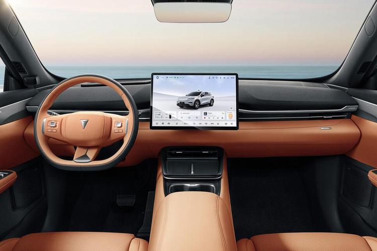 近日，深蓝汽车官方发布了旗下新车——深蓝S05的内饰官图，整体采用了非常有活力的