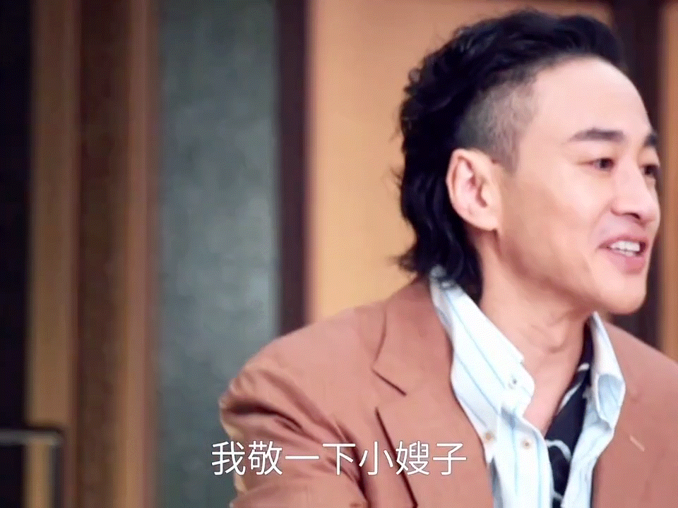 在美人余里何润东也疯了一把、何润东演渣男面相都变了《美人余》这个角色，算是何润东