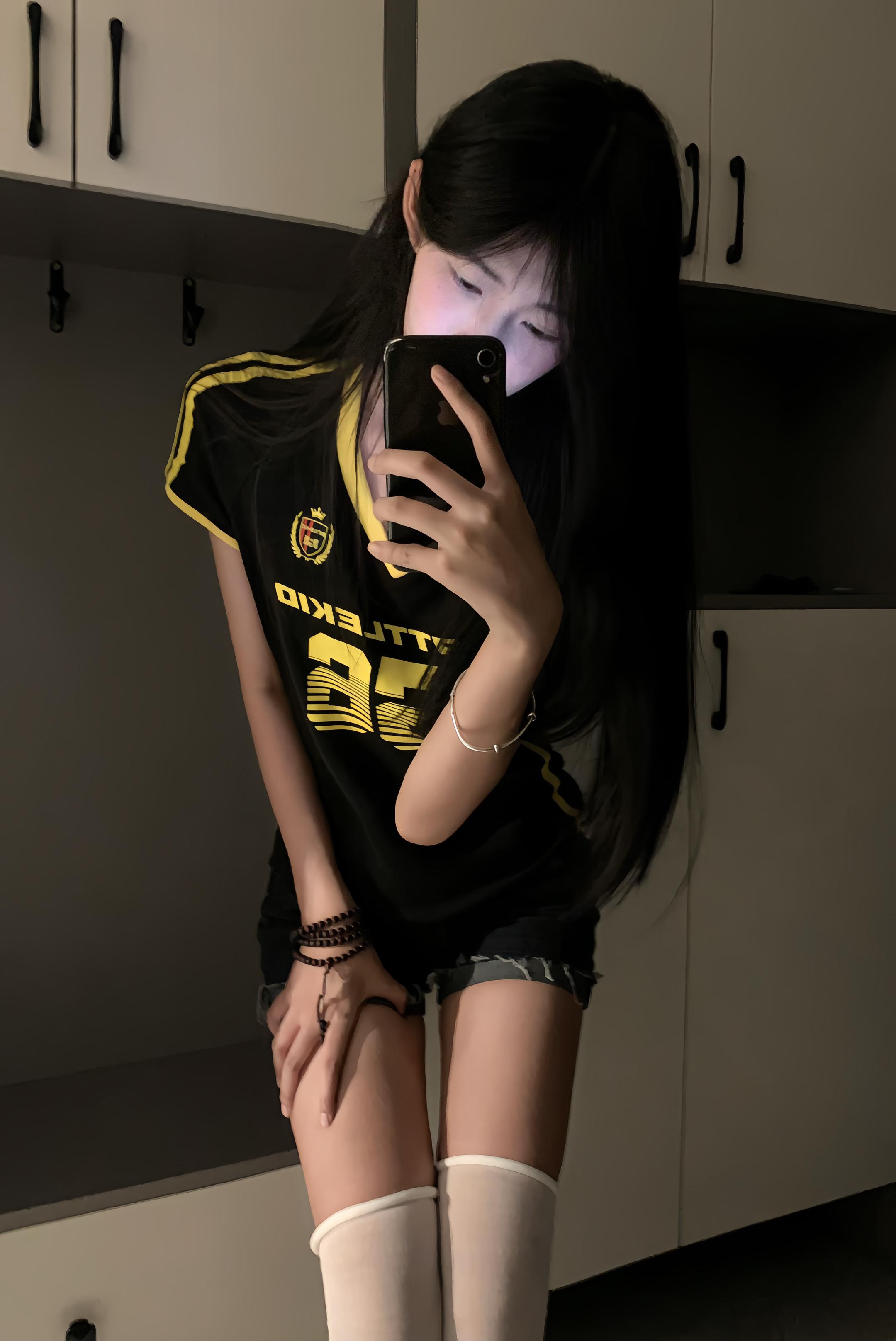 你朋友圈发的文案我看了 我刚才也在刷到了