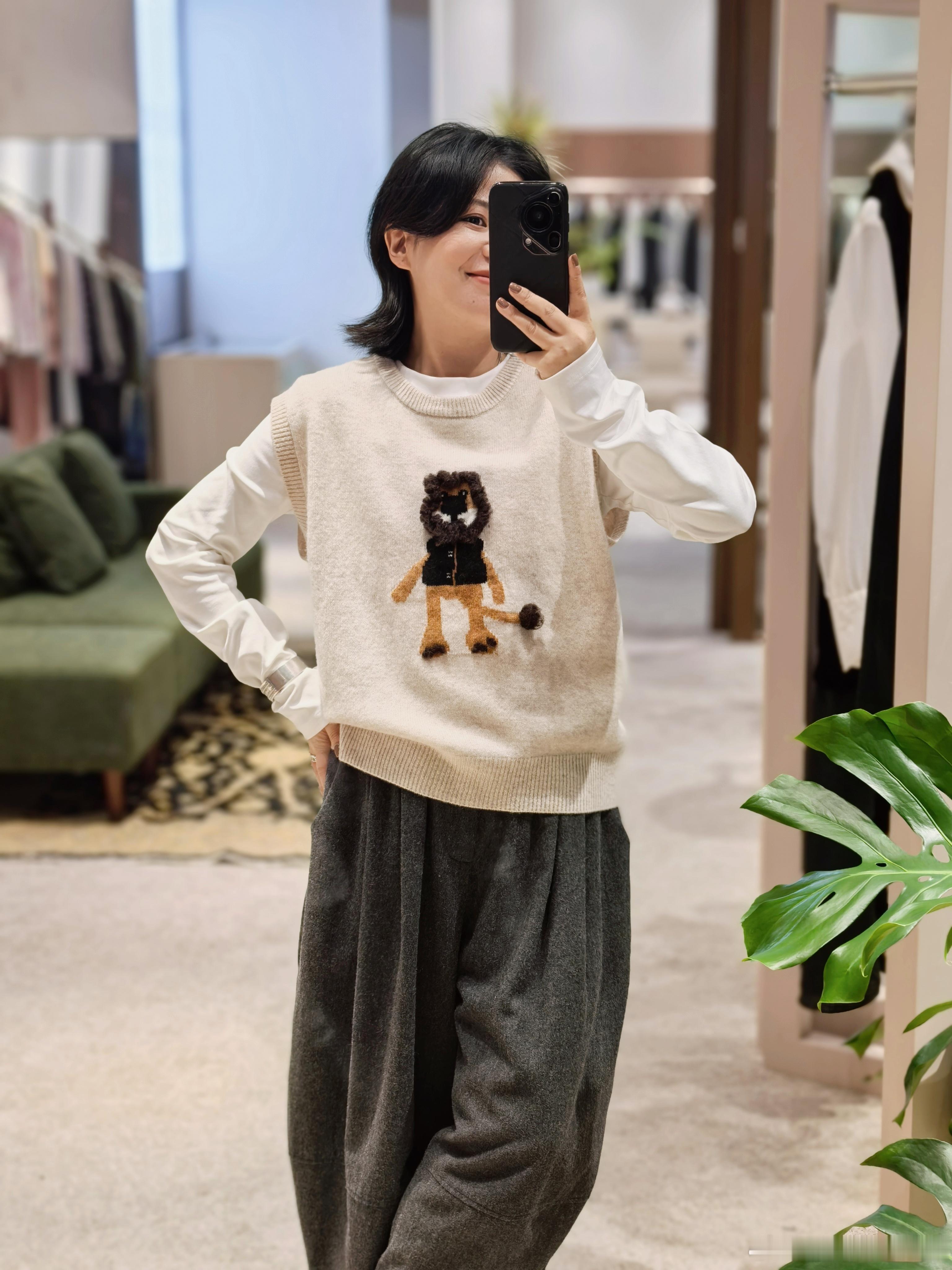 有点意思的小狮子羊毛背心 ​​​