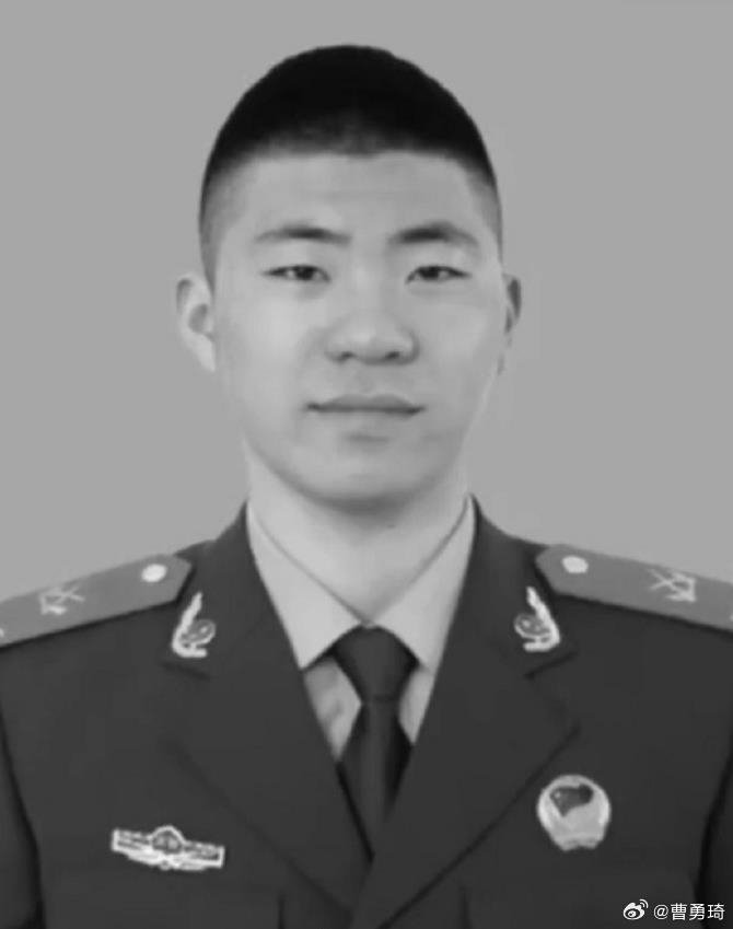 消防英雄李铁，为营救落水老人壮烈牺牲，时年仅23岁。[伤心]让我们一起记住他的名