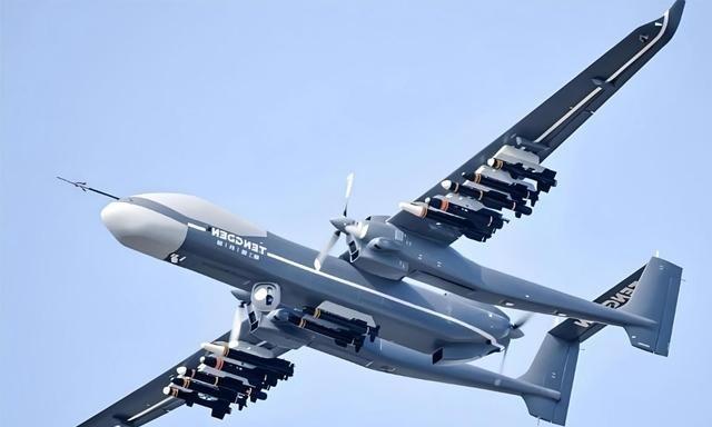 8月18日，中国空军出动最大武装无人机，TB-001无人机飞越东海，琉球群岛上空