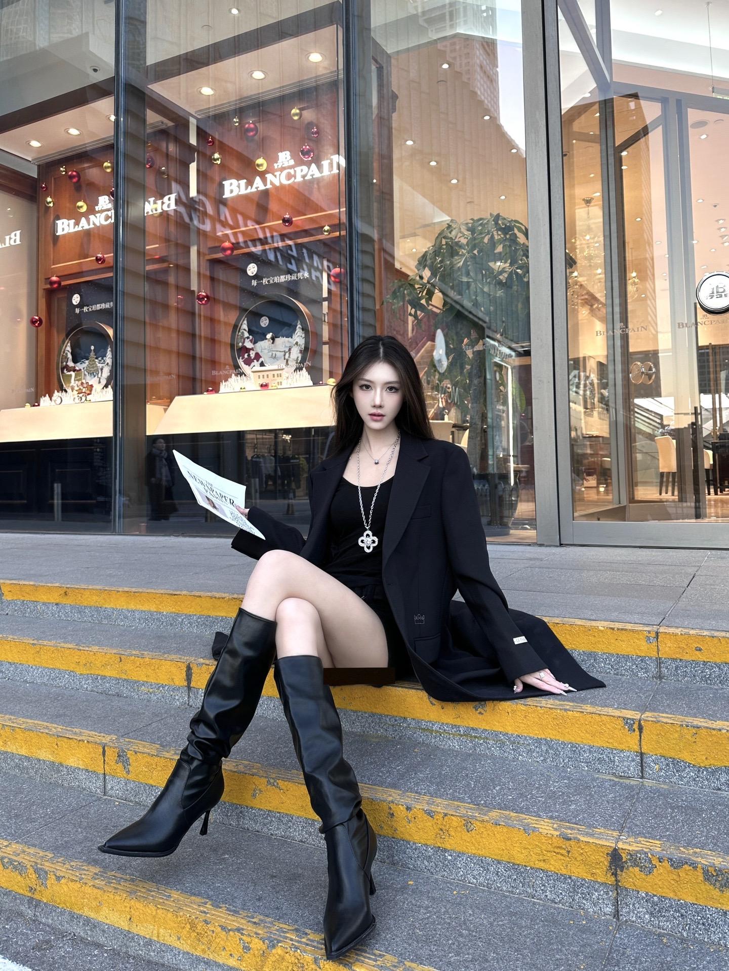 远山起风又起雾 无人知晓我来时路。