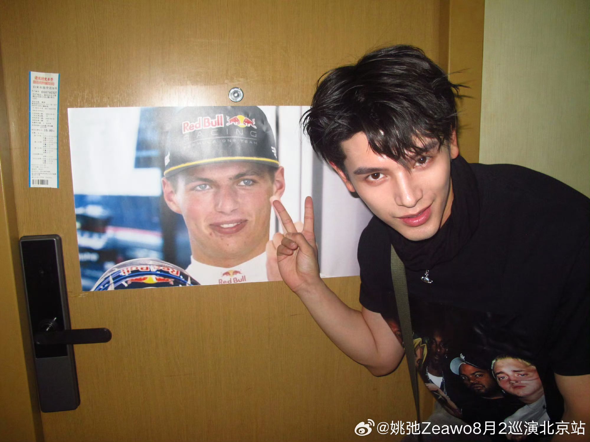 【🦁】泡泡对我竖中指🖕🏻而我会对泡泡比耶✌🏻 