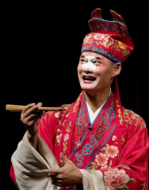 方圆天地，为头条联友对联〉
圆周率里无穷数，
三角形中有等腰。