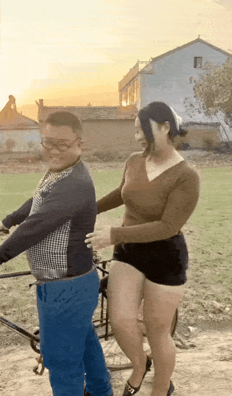 夕阳西下，有我还有我爱的她