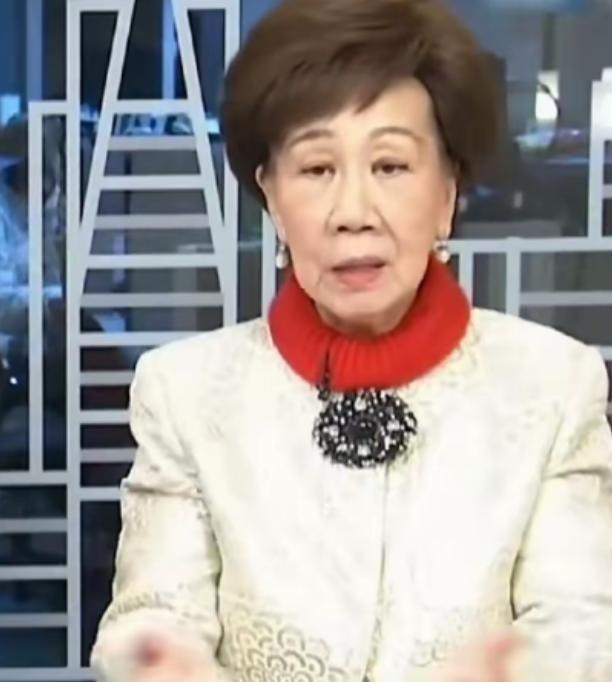 现在的台湾出现了怪现象，主张“台独”的民进党党员吕秀莲、 沈富雄 、 吴子嘉 等