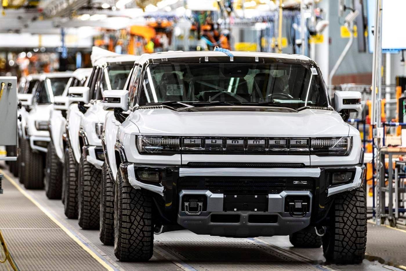 通用裁员3300人，调整电动车产能当地时间10月29日，外媒报道通用宣布将裁减约