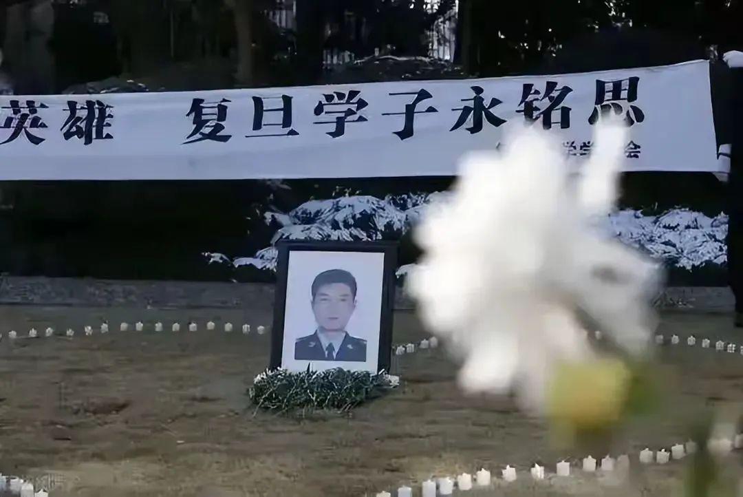 “有高学历也是个人渣！”2010年，安徽的一位民警深夜中为营救18个被困黄山高材