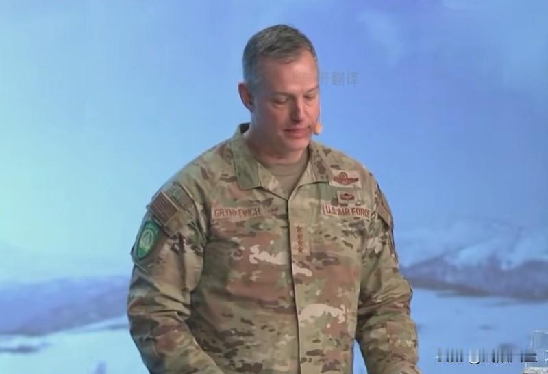 您认为北约领土当前是否面临着直接威胁？

北约最高指挥官阿列克苏斯·格林凯维奇: