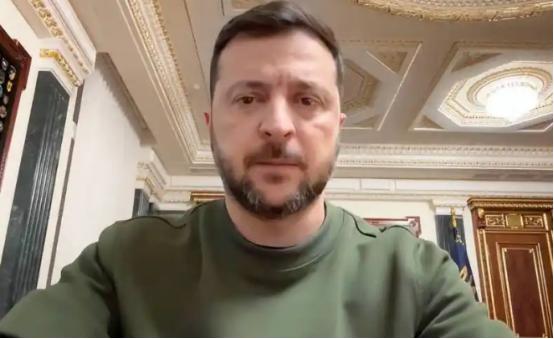 泽连斯基紧急喊话中国求助，欲借中欧经贸影响力缓解危机，但中国坚持中立不介入战争，