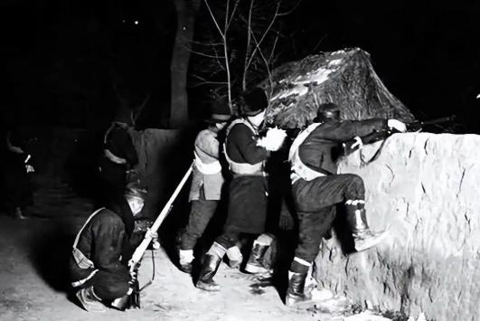 1968年，一个刑满释放的土匪齐达榜，在赶车的路上，认出一70多岁衰弱的老农民，