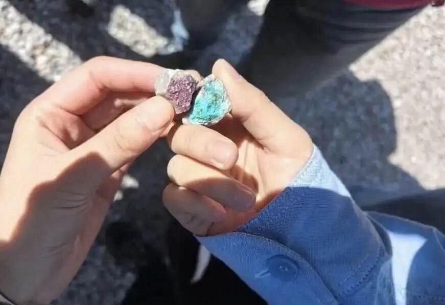 中国企业在海外采矿需有雷霆手段，要敢于对国外当局的不合理行为进行反击。
中国企业