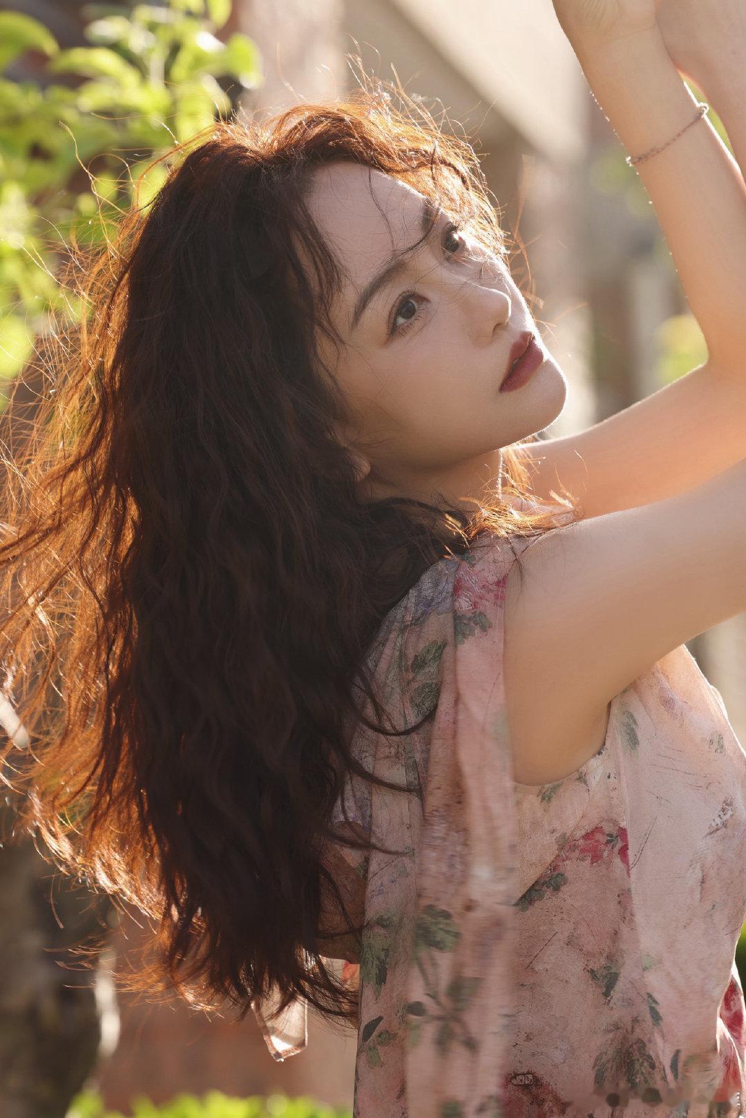 见岁月如梦，如露亦如电。祝我，也祝你：六时吉祥，心安便是归处。 （