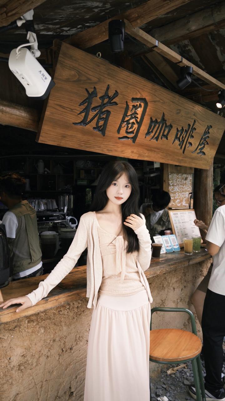 开始喂猪咯