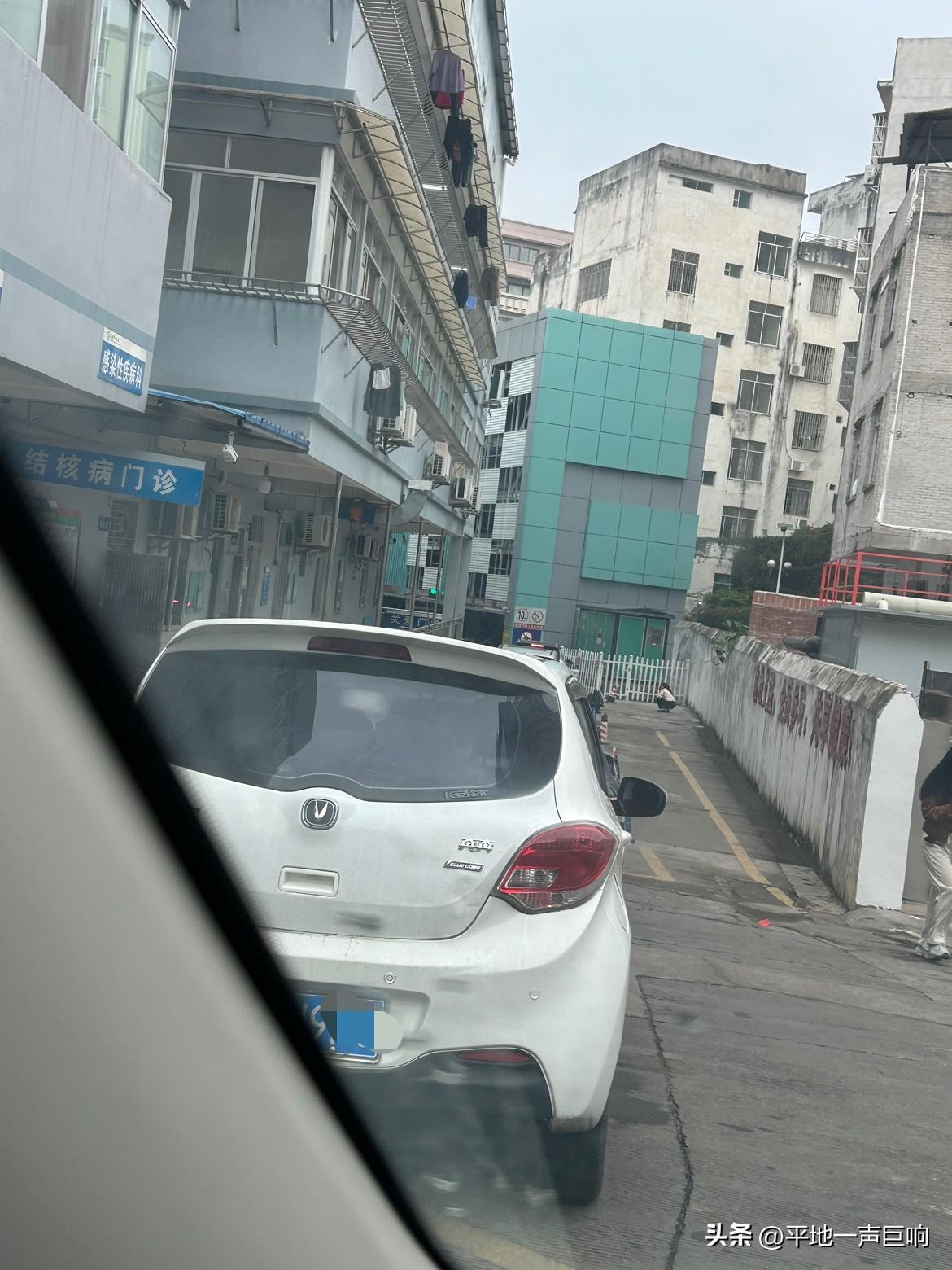 很多人都讨厌塞车，但是没有想到塞车的地方竟然是在这里，

立体停车场这种设置真的