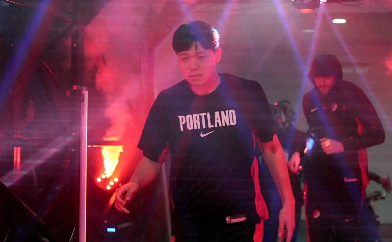 北京时间11月20日，NBA常规赛继续，开拓者在背靠背比赛里主场对战公牛。因为前