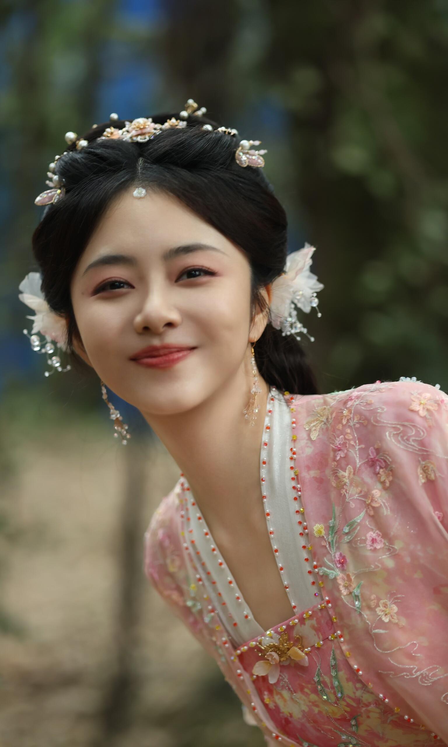 逍遥大结局别这么快大结局，我刚看完全程姨母笑的24集啊～这样的肖瑶给我来一打谭松