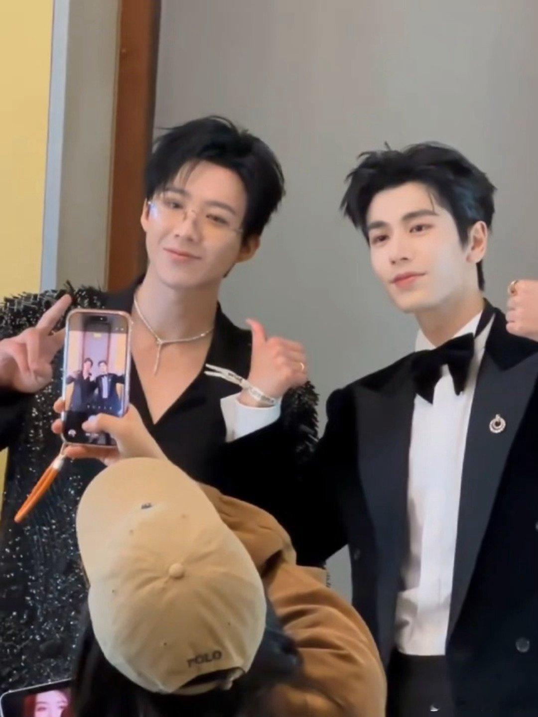 如果他俩合作双男主，番位怎么拍？ ​​​