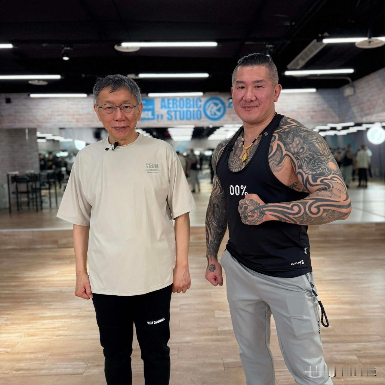 台网红馆长陈之汉今（3日）在健身房与柯文哲见面，并一起录制节目。在节目中，馆长教