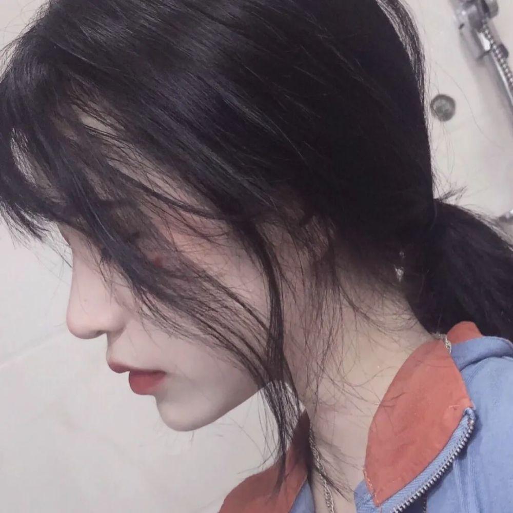情侣吵架，永远不要翻旧账。

每次吵架只解决当下的问题，

过去的矛盾既然已经和