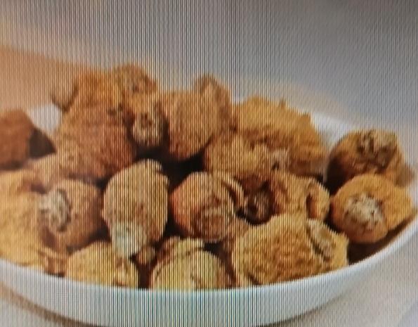 要说补肾壮阳固精的食物，那可不少。生蚝必须榜上有名，它富含锌元素，能提高男性精子