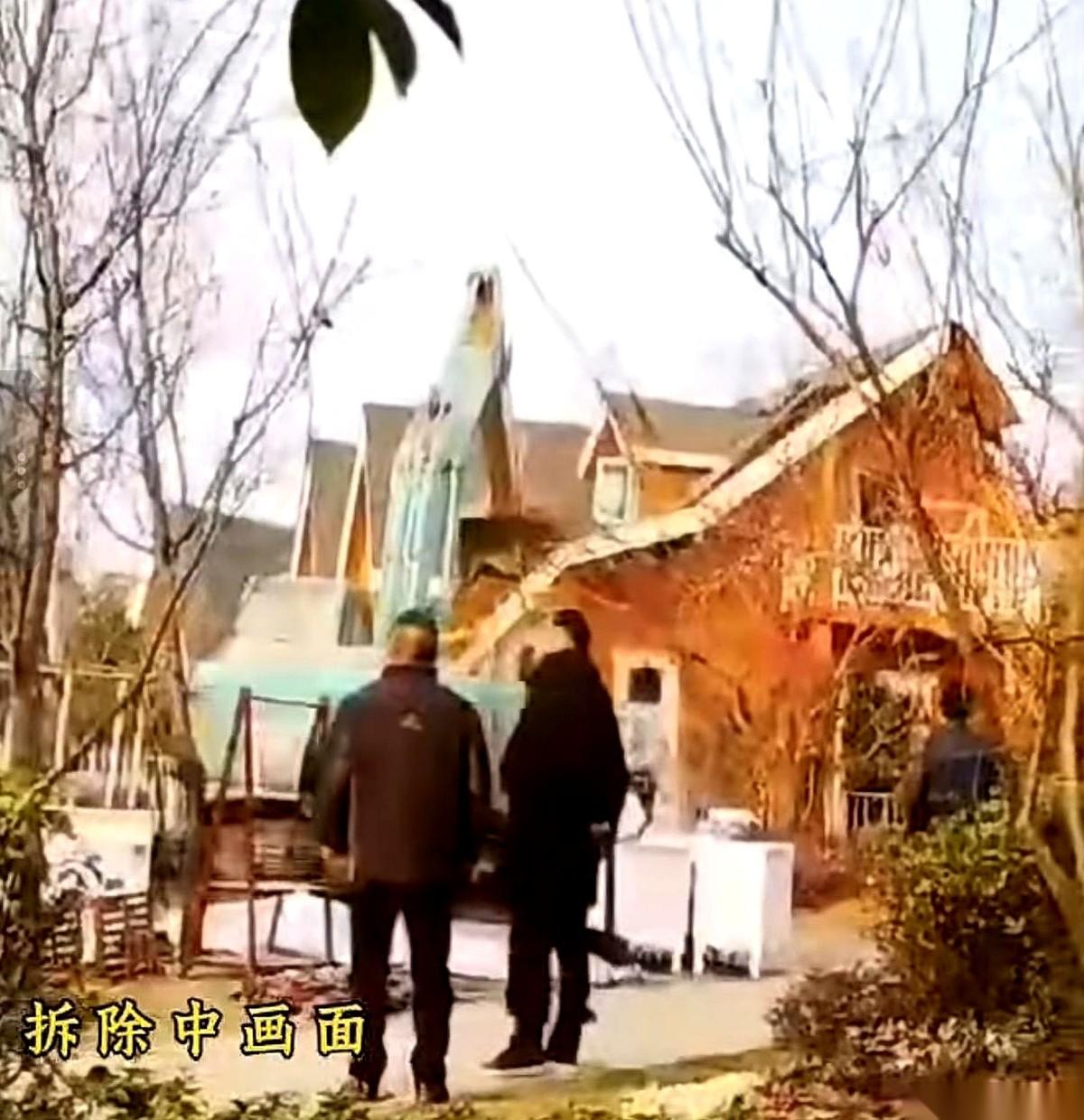 紫香园公司自述投了2亿元建成的洛阳薰衣草庄园，在经历多次拆除后如今彻底停摆。
这