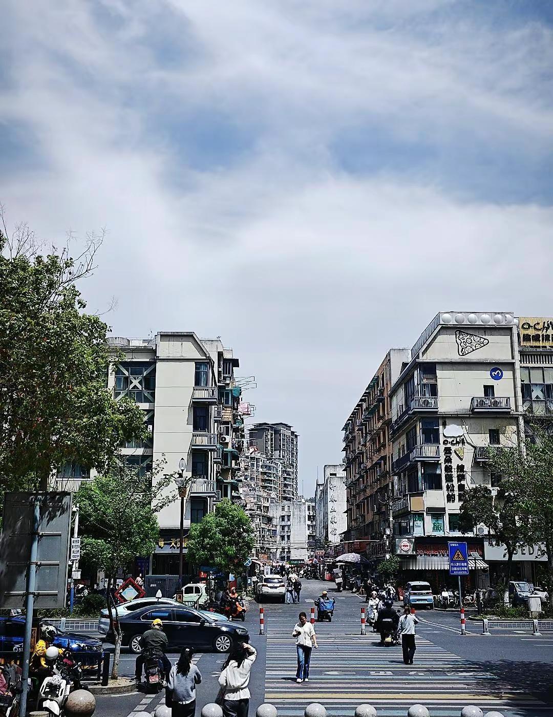 🌍地球online提醒您,请勿在npc身上浪费太多时间,避免影响玩家自身情绪，