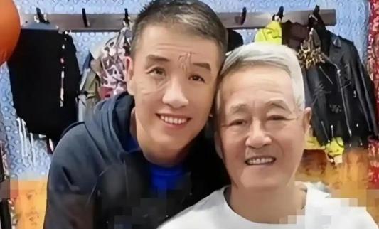 赵本山的一生中，收了将近70个徒弟，其实真正被他逐出师门的，也就两个。其中一个就