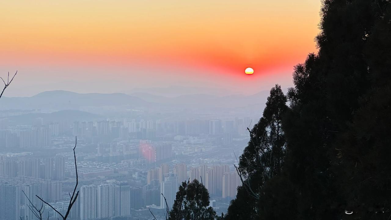 泰山狮驼岭～扇子崖～三剑石，泰山经典攀爬线路打卡

一、打卡时间：2024-12