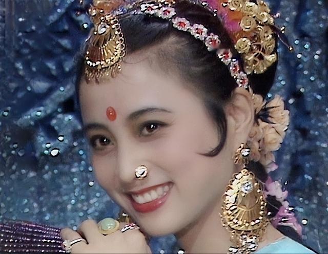 1997年，李玲玉和富豪杰瑞结婚，新婚之夜，李玲玉说：“你和我结婚，不怕离婚后我