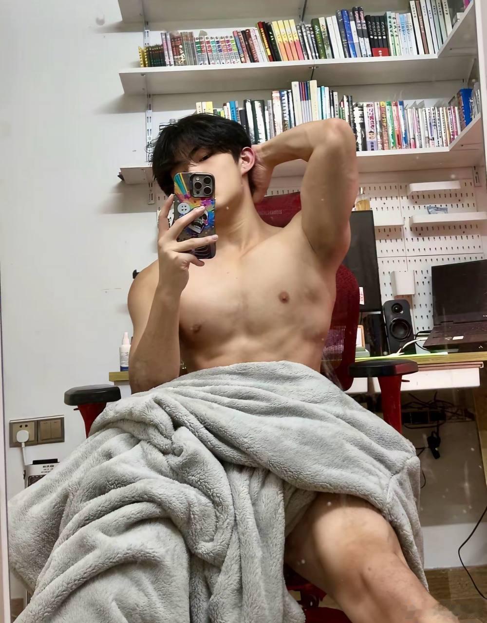 穿不穿睡衣都好看[挤眼] ​​​