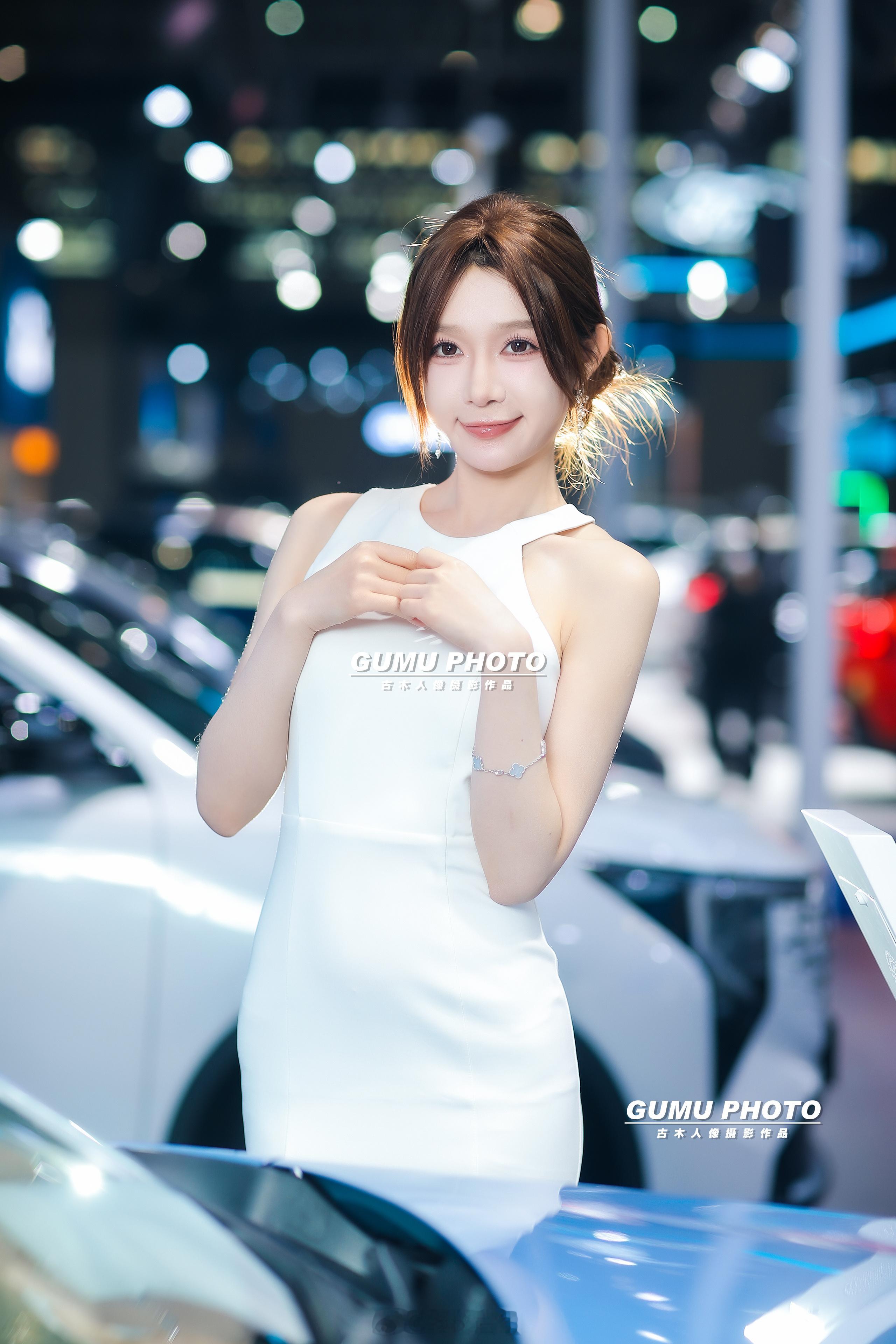 2025重庆汽车消费节长安汽车展台模特小姐姐。2025重庆汽车消费节  