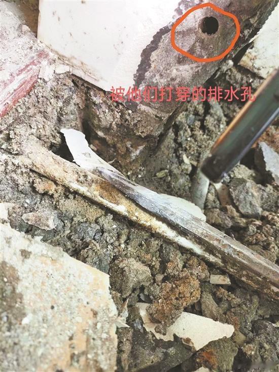 【80斤“胶水”要价3万元？警方提醒：警惕“防水补漏”新型诈骗】近日，广州多位街