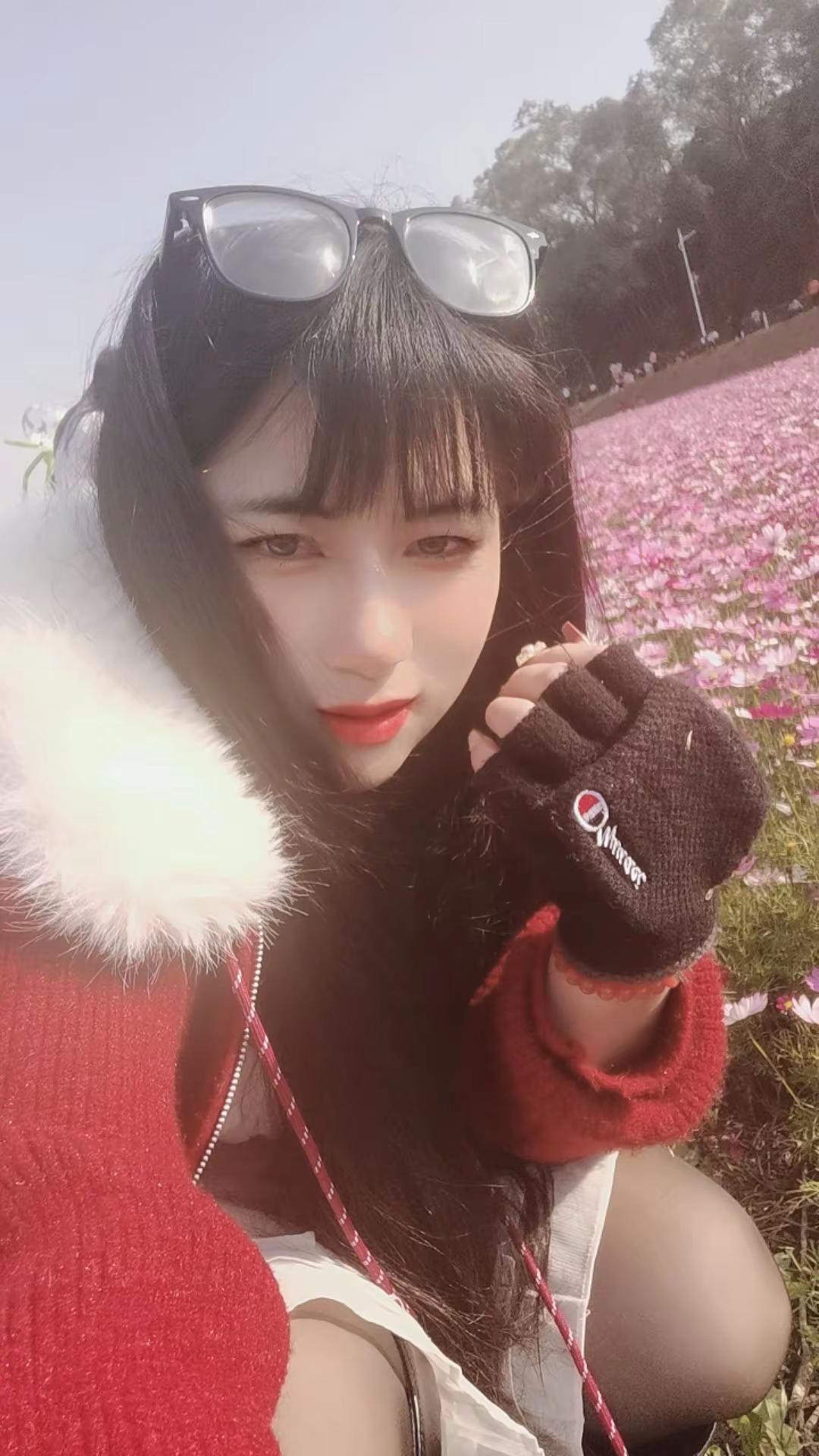 好美太喜欢花花的地圆的了