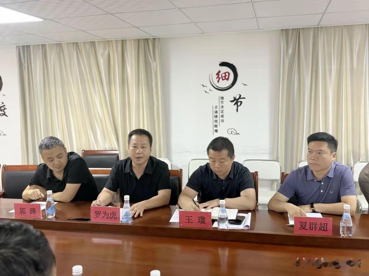 你在澡堂里面遇到过哪些尴尬的事?有的，有次因为太冲动，有个男人在洗澡时射了，不少