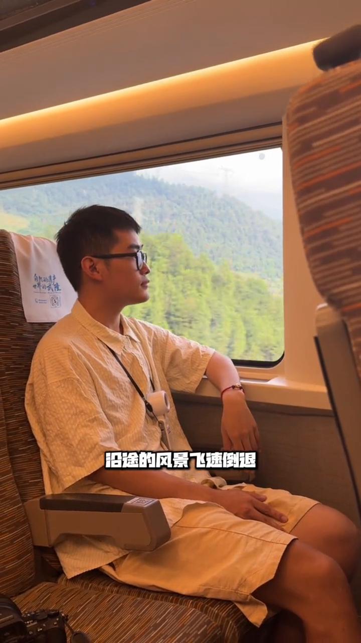 雄奇山水，新韵重庆。
宝子们，知道重庆是8d魔幻城，还不知道有这么好玩？一定不能