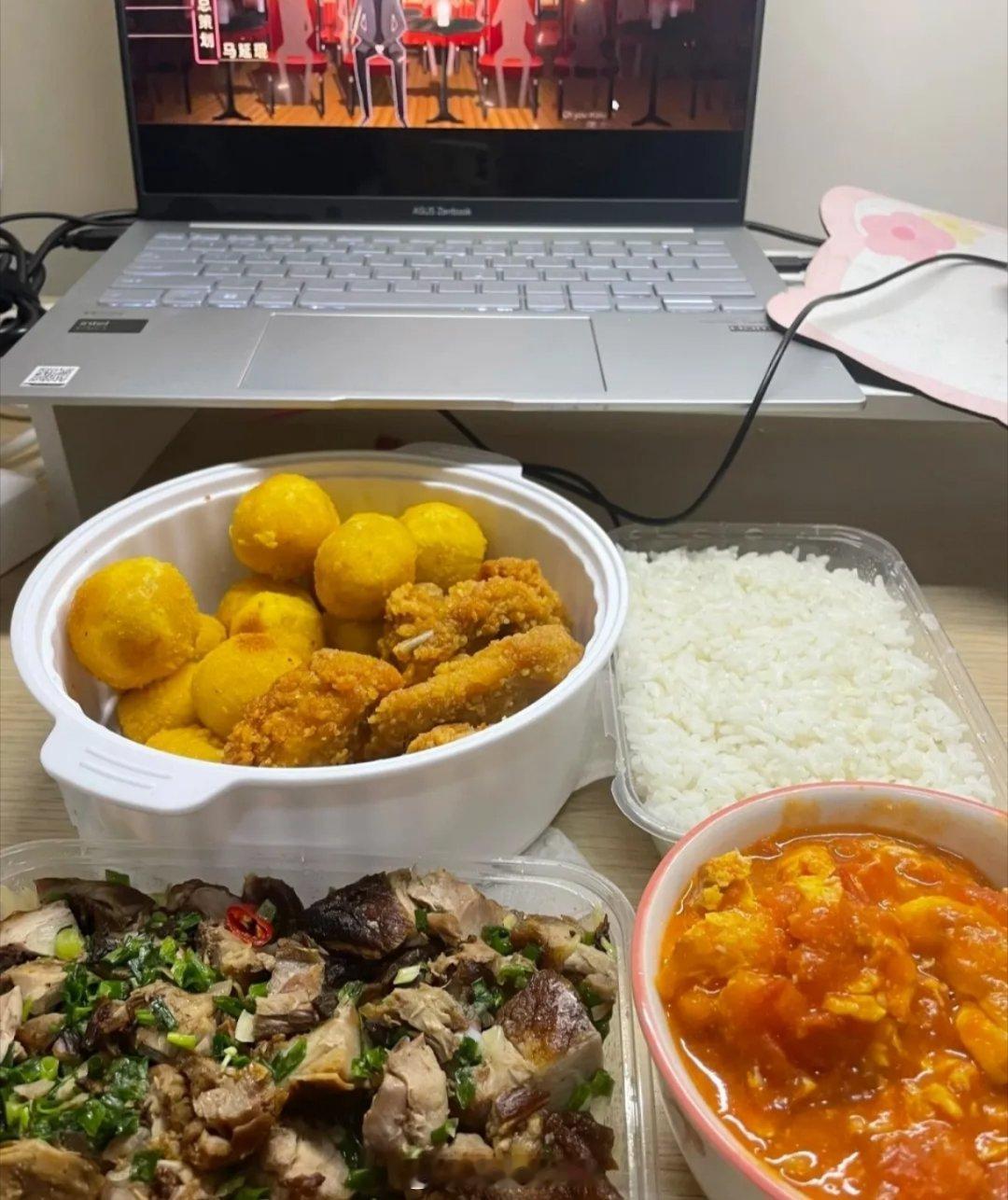 【提高题】每天只吃中午一顿饭会胖吗？例如图片这种。不运动，假期，纯宅。 芙蓉营养