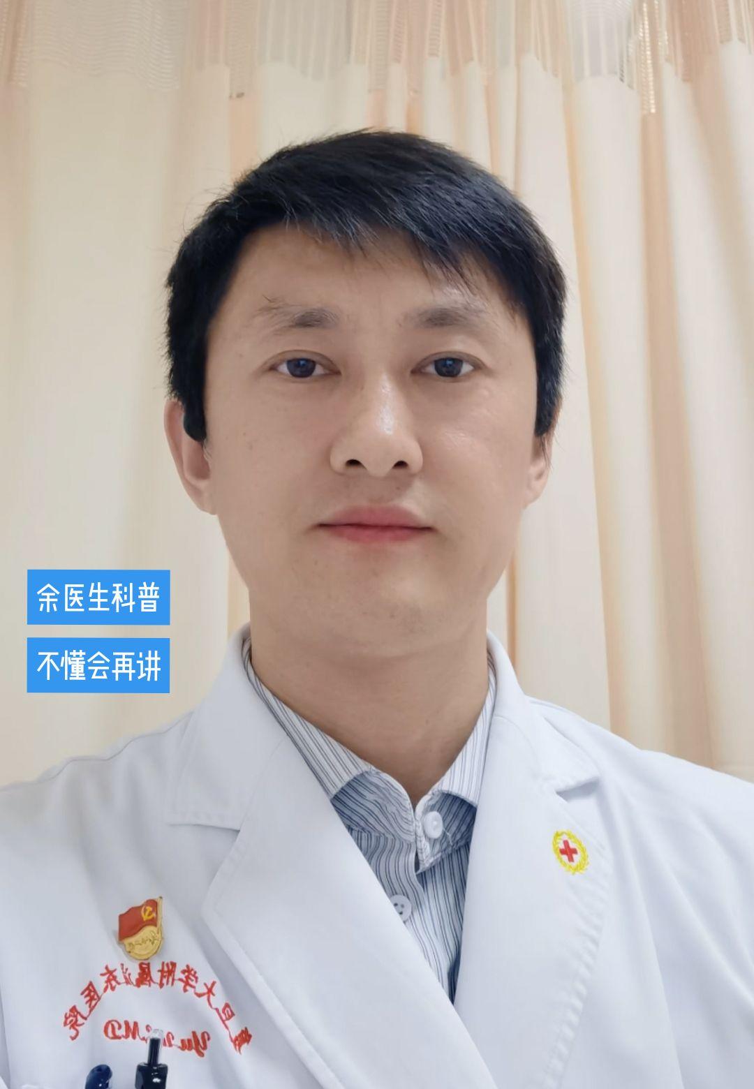 甲状腺结节，怎么随访复查？🦋🦋🦋🦋🦋
自从检查发现了甲状腺结节，不少人就焦虑不安。
实际上，绝大多数结节只需要定期复查。
🍁🍁🍁具体怎么随访复查？
1，对于明确的良性小结节，半年到一年复查一下彩超就好。如果伴有甲状腺形态变化，可能需要根据具体病情定期复查甲状腺功能；
2，对于较大的良性结节，可以半年复查一次彩超，如果结节不断增大，必要时手术或者消融治疗。
3，对于可疑微小癌，没有淋巴转移依据，却不想进一步治疗的，心态良好，愿意参与主动监测，每3-6月密切随访观察结节变化，必要时建议穿刺活检