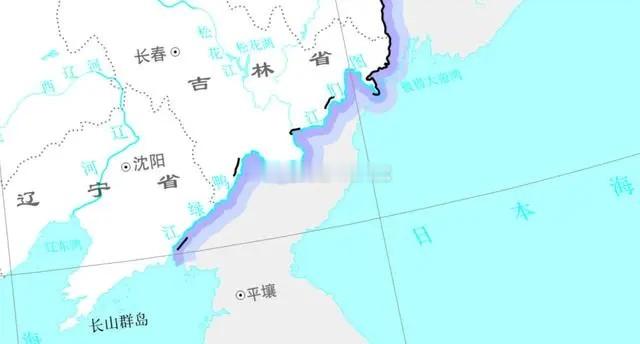 图们江出海口，地理位置为吉林省珲春城以南约70公里处的敬信镇防川村，河道入海口距