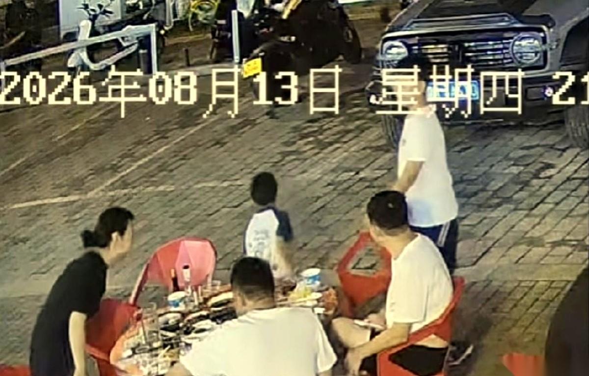 我见过项目管理一塌糊涂的公司，
但我真没见过，一家人吃个饭，逃单都逃得这么有章法