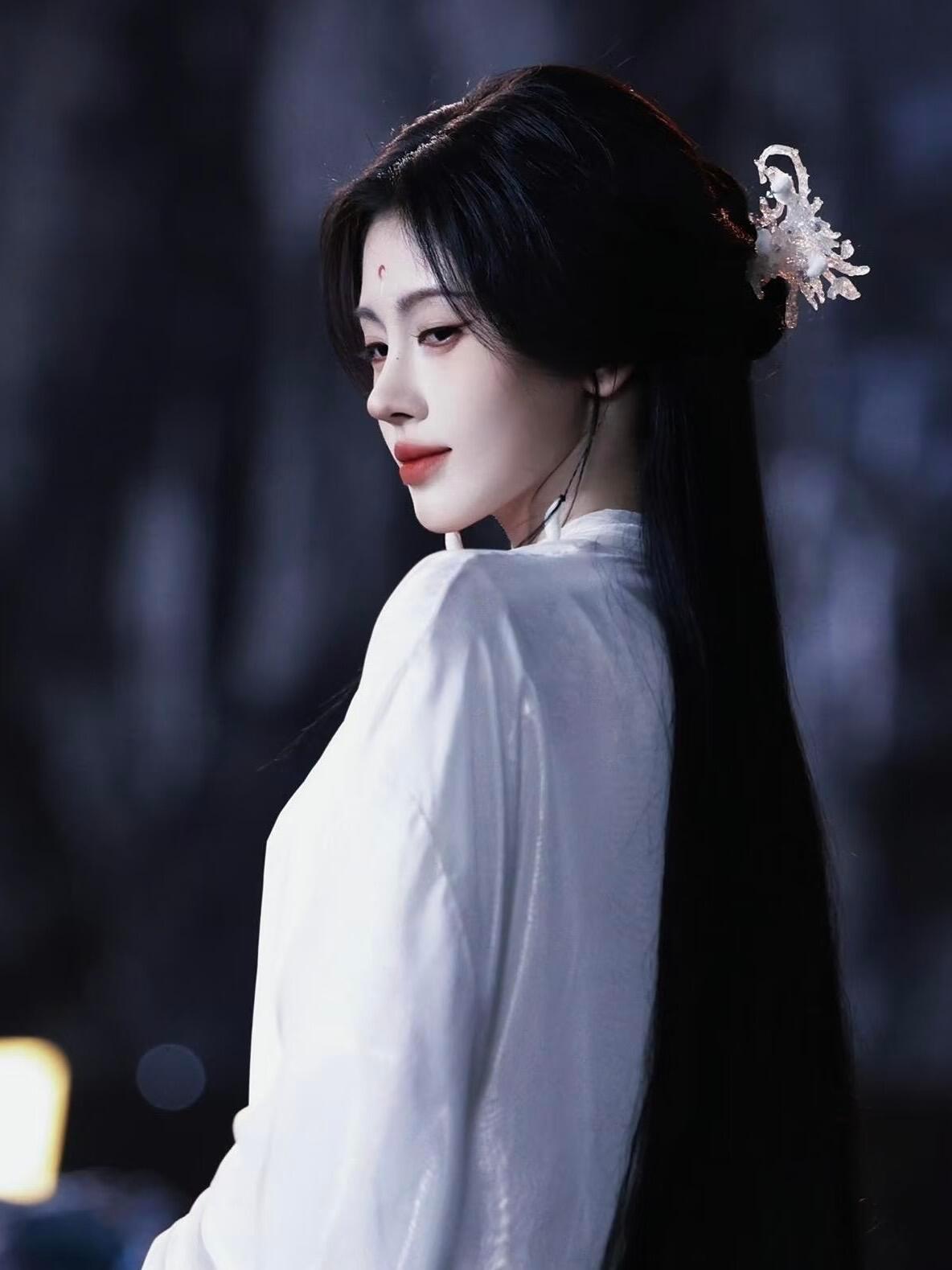 鞠婧祎露芜衣顶级钓系美人露芜衣把寄灵钓成翘嘴了 让鞠婧祎来演钓系小狐妖的简直就是