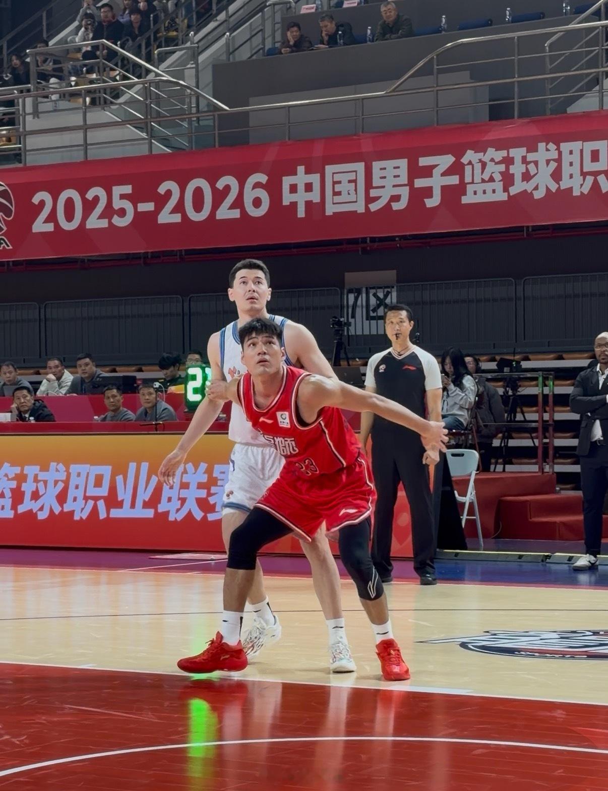 vs 阿不都沙拉木。龙狮男篮vs新疆男篮 陈国豪 广州·华南农业大学综合体育馆