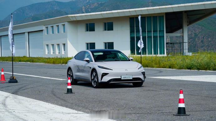 #谁懂30万块电池0自燃的含金量# 飞凡汽车，国内外累计超30万块躺式电芯电池，