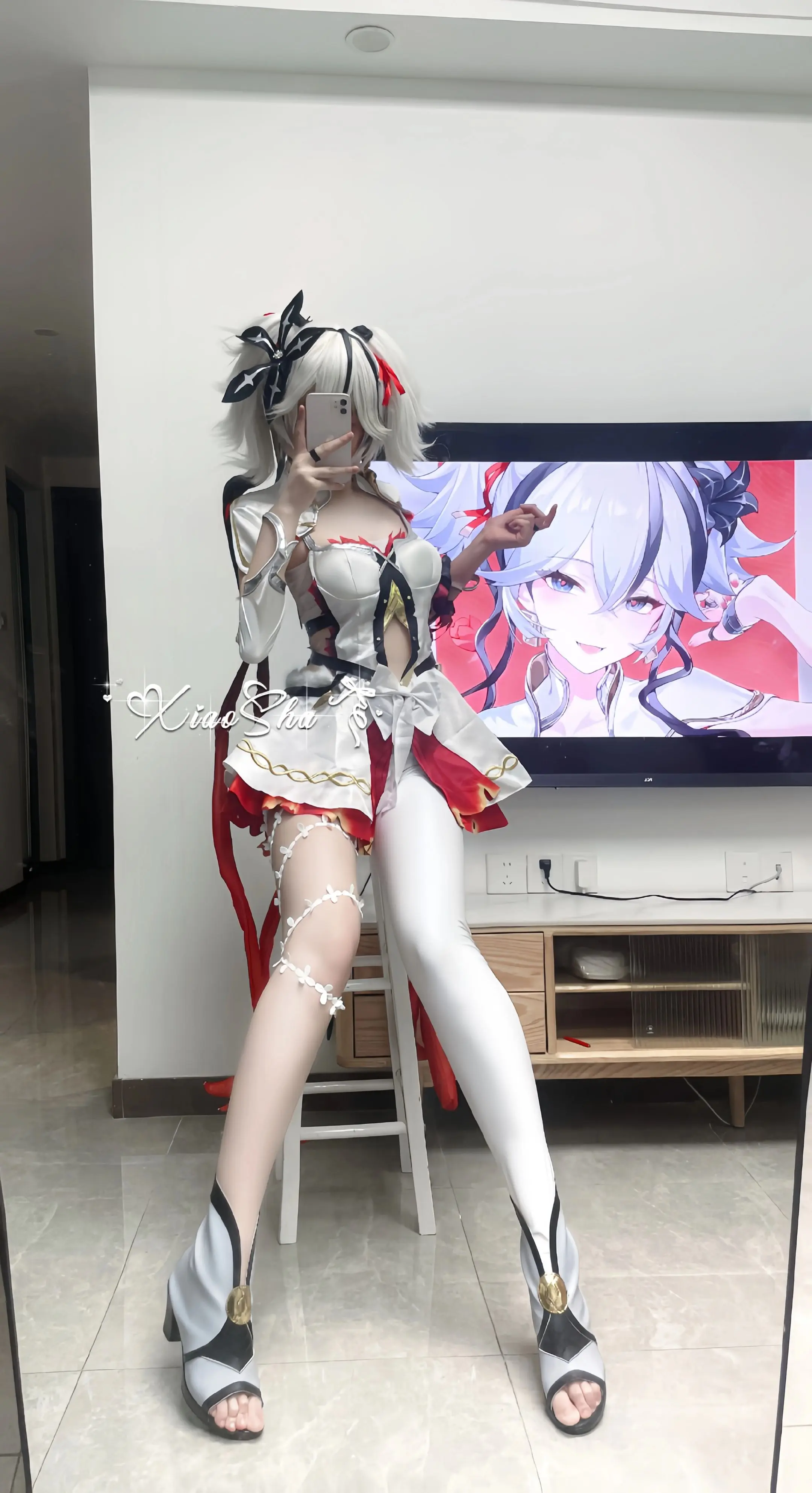 自欺着，化作椿花养料。