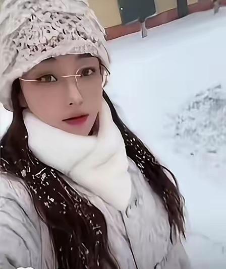 痛心！安徽36岁女卡车司机王迪，永远留在了新疆的风雪里💔
​她是货运圈响当当的