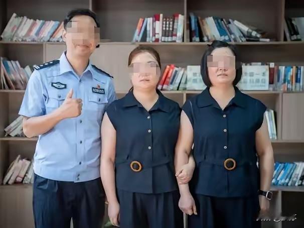 40年后，双胞胎姐妹重逢抱头痛哭：当年百天被抱走的姐姐，竟在河北生活了半辈子！