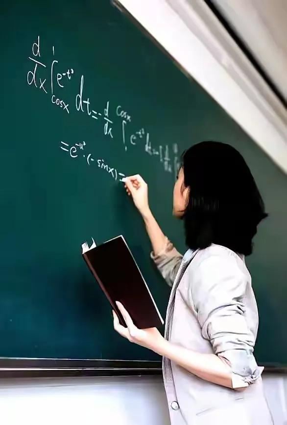 高字号剩女会越来越多
高学历、高职位、高收入的高字号剩女会越来越多。为什么？一是